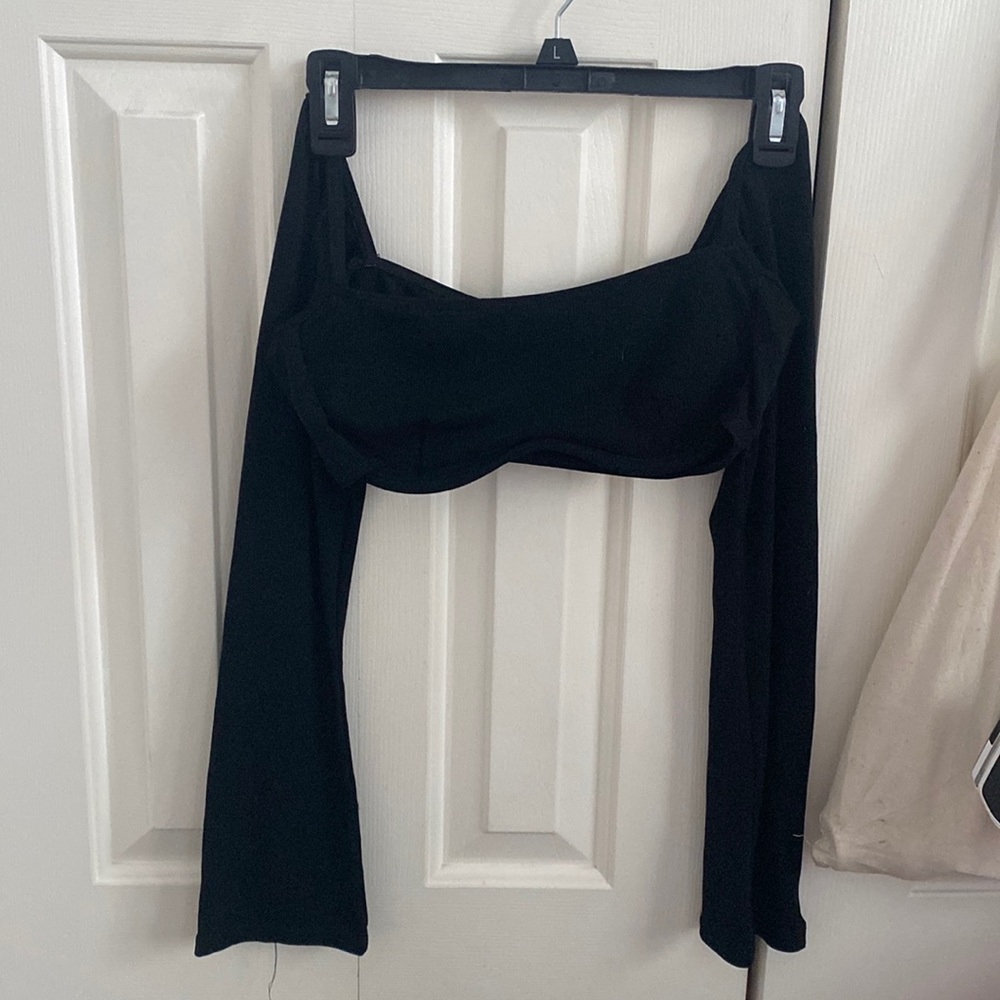 Cropped Long Sleeve top